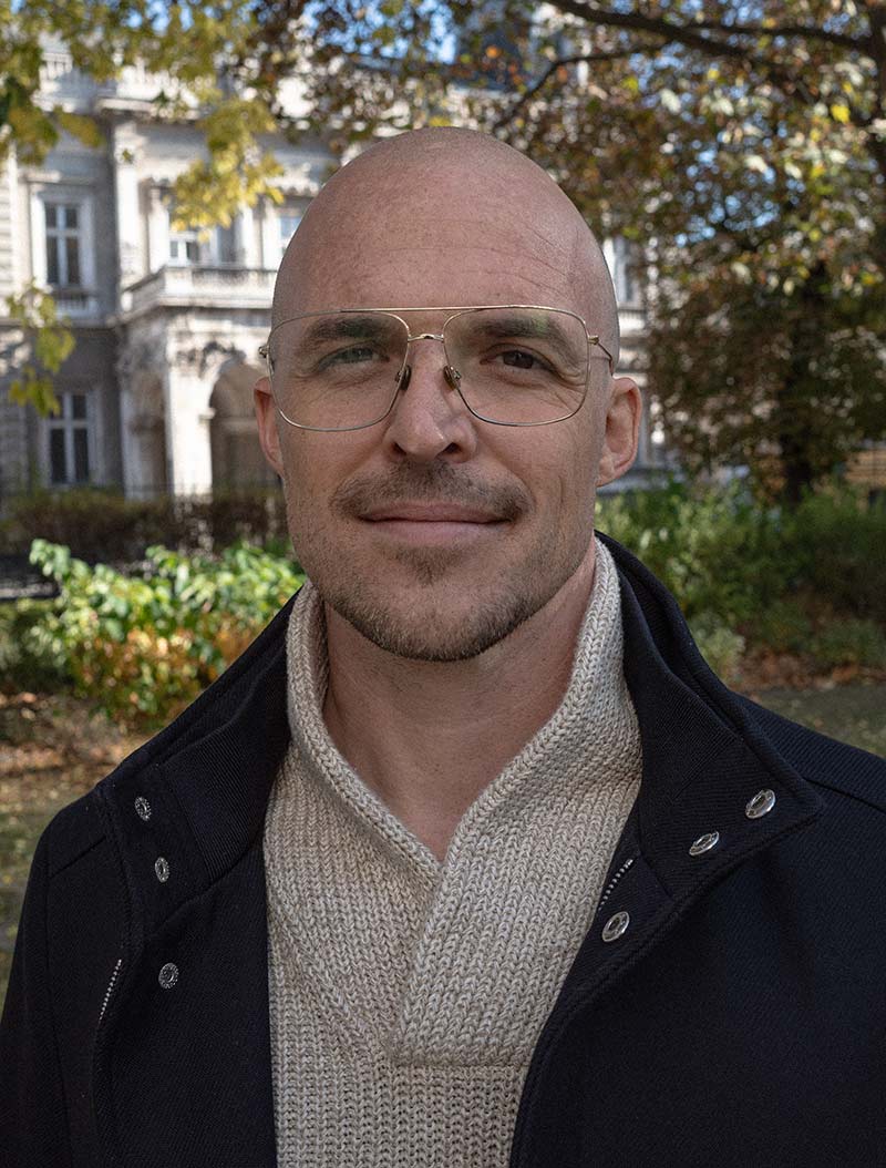 Portrait of Chris Soll, founder of Mindspo.
